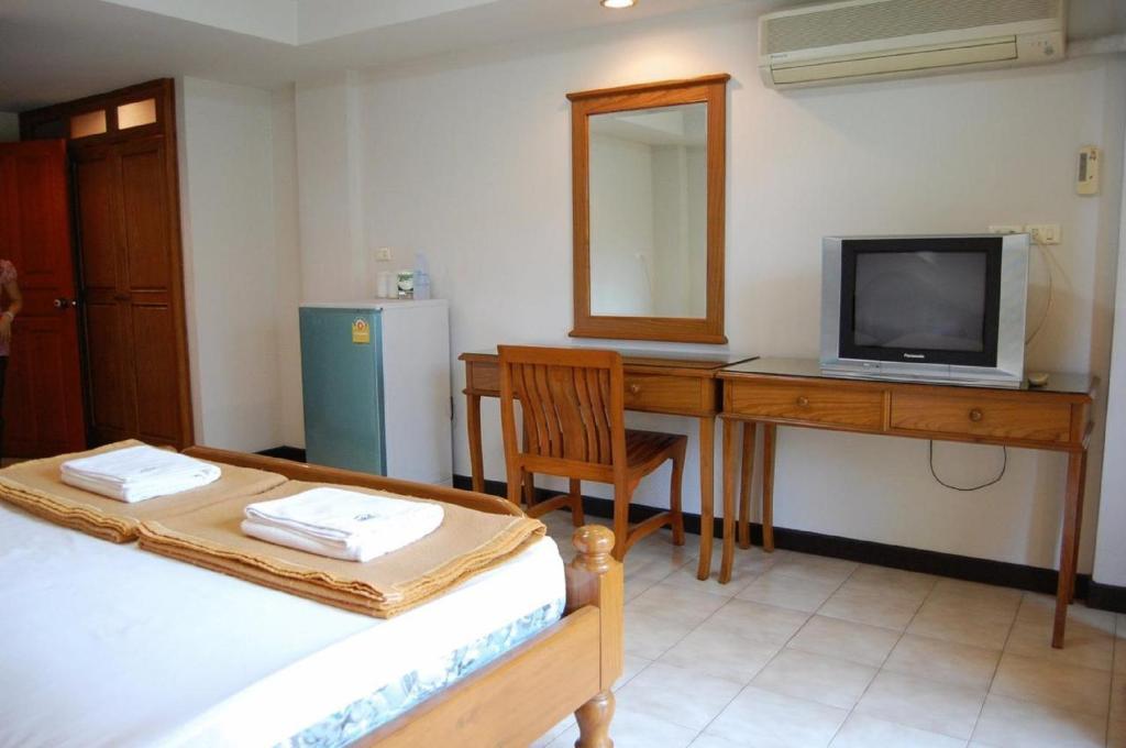 Veerachai Court Chiang Mai Room photo
