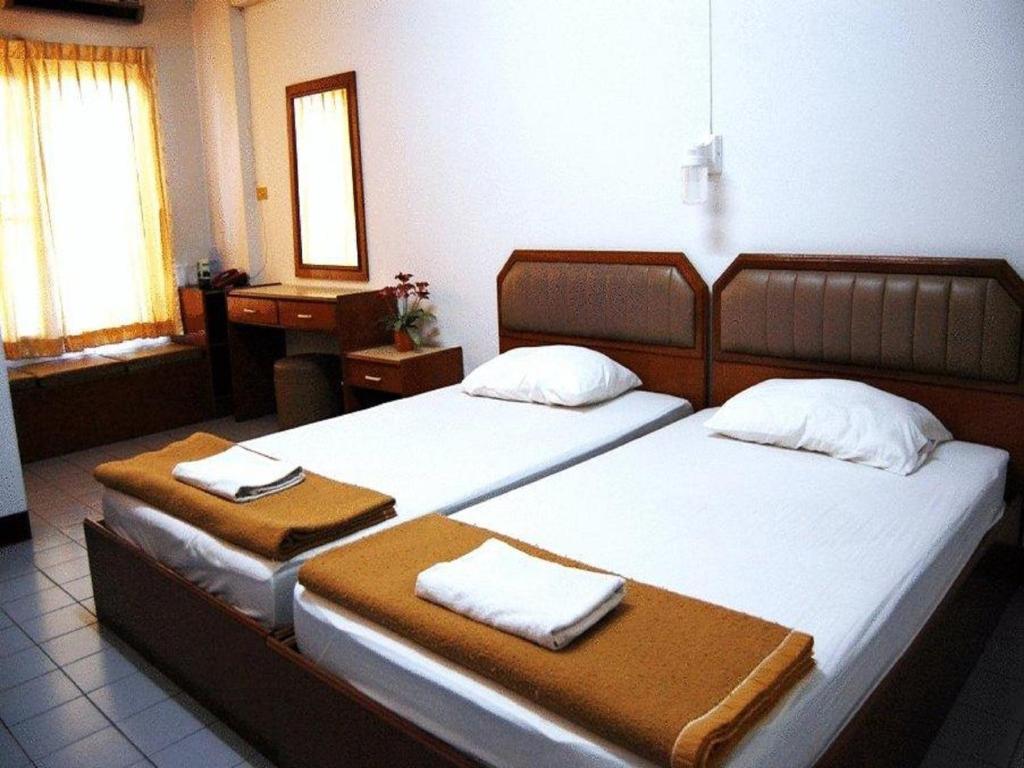 Veerachai Court Chiang Mai Exterior photo
